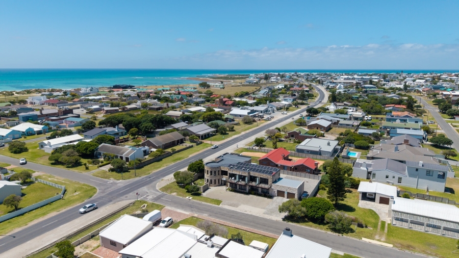9 Bedroom Property for Sale in Struisbaai Western Cape